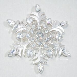 Vintage Silver Tone Rhinestone Snowflake Brooch Christmas Winter Pin
